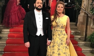 Похудевшая Нетребко выбрала для бала платье Oscar de la Renta